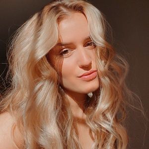 Meet your Posher, Simone